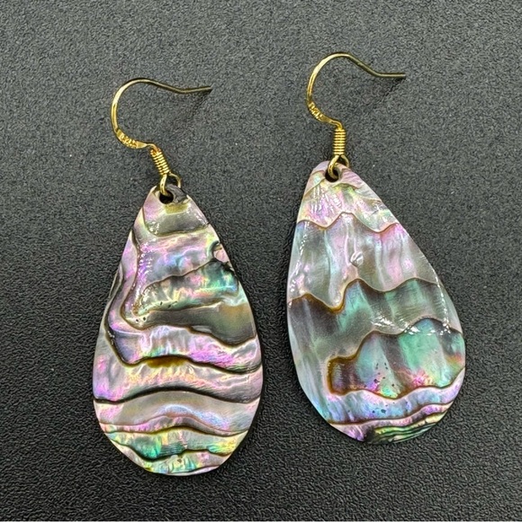 Stunning Mother of Pearl Tear Drop Earrings 14k gold plated hooks - Picture 9 of 9